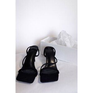 Black Square-Toe Strappy Heels – Size 7.